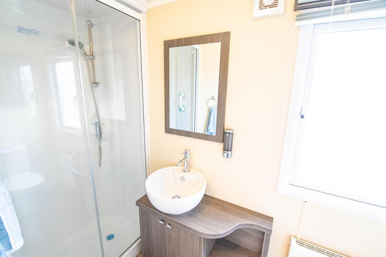 Big Skies Platinum Plus Holiday Home With Wifi, Netflix, Dishwasher, Decking Camber Exterior photo
