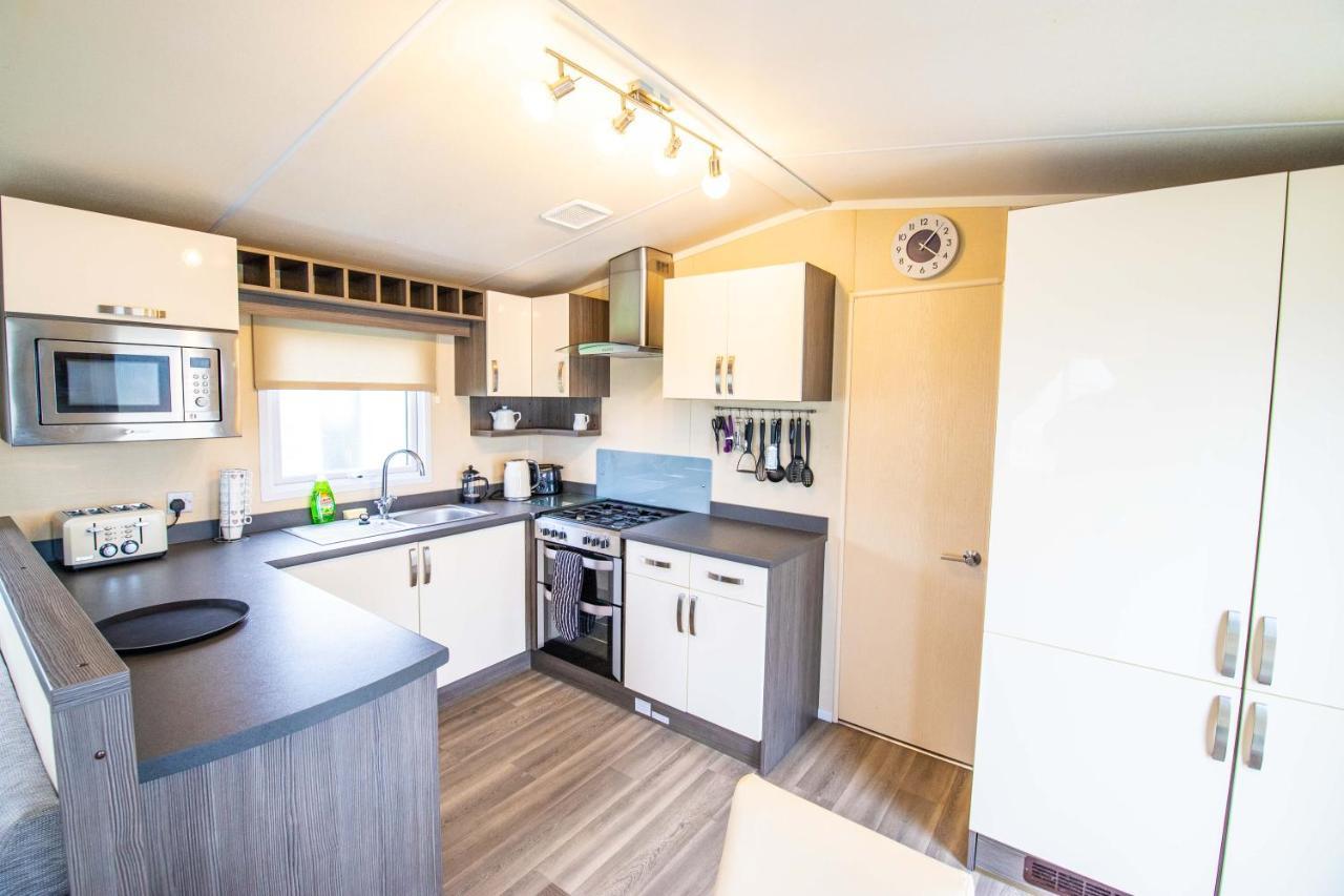 Big Skies Platinum Plus Holiday Home With Wifi, Netflix, Dishwasher, Decking Camber Exterior photo