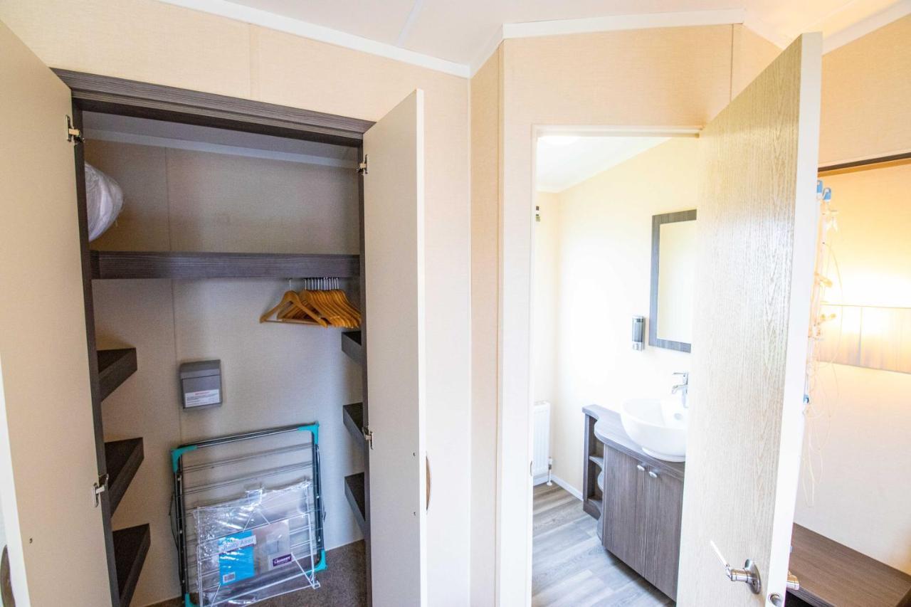 Big Skies Platinum Plus Holiday Home With Wifi, Netflix, Dishwasher, Decking Camber Exterior photo