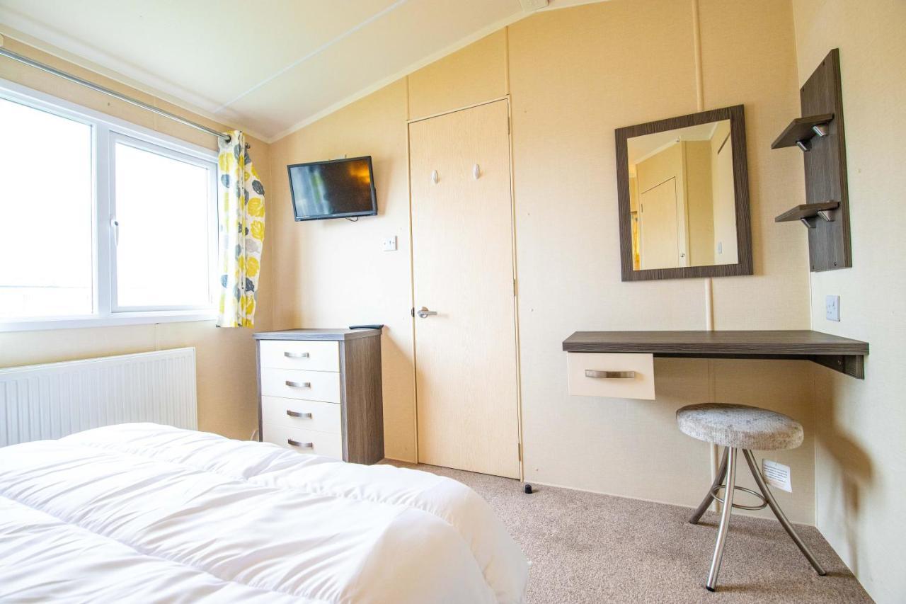 Big Skies Platinum Plus Holiday Home With Wifi, Netflix, Dishwasher, Decking Camber Exterior photo